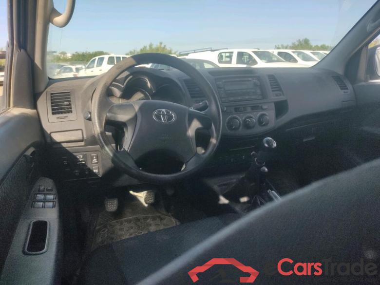 Toyota 2.5 D-4D Doble Cabina GX 4x4 TOYOTA HILUX VU 4p 6G pickup 2.5 D-4D Doble Cabina GX 4x4 #3