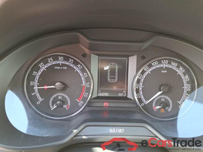 Skoda 5 SKODA OCTAVIA / 2016 / 5P / STATION WAGON 1.6 TDI CR EXECUTIVE #4