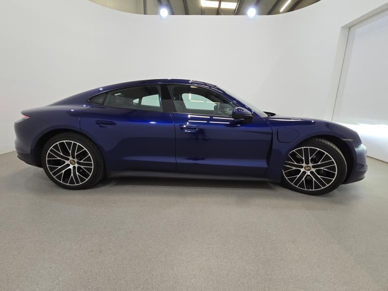 Porsche Taycan Performance 84kWh Pano LED Virtual Navi-Pro Bose Sport-Leather KeylessGo Camera Klima PDC ... #5