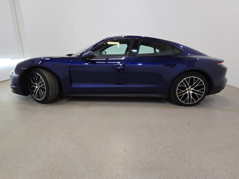 Porsche Taycan Performance 84kWh Pano LED Virtual Navi-Pro Bose Sport-Leather KeylessGo Camera Klima PDC ... #2