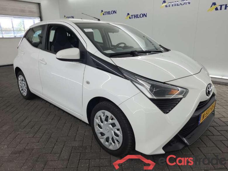 TOYOTA Aygo 1.0 VVT-i x-play 5D 53kW #2