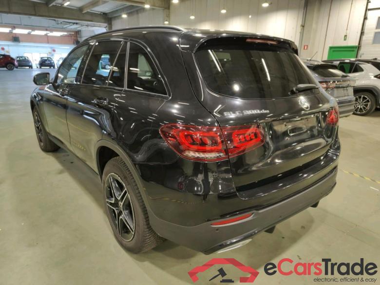 MERCEDES-BENZ GLC 2.0 GLC 300 DE PHEV 4MATIC 4WD AUTO Night Parkeer met 360Au00b0-camera #3