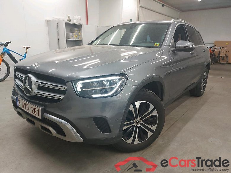 MERCEDES - MER GLC 300 de 4MATIC 306PK DCT Advantage With Heated Seats & Towing Hook