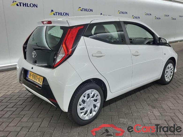 TOYOTA Aygo 1.0 VVT-i x-play 5D 53kW #3