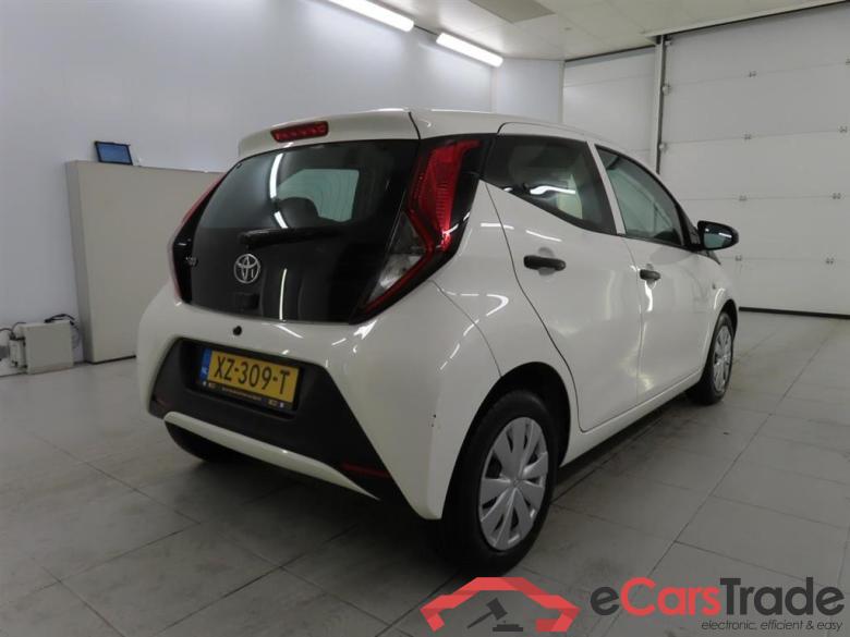 TOYOTA Aygo 1.0 VVT-i x-fun #2