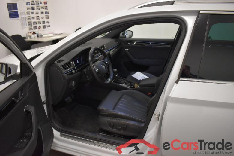 Skoda Superb Wagon ´15 Superb Combi L&K 4x4 2.0 TDI 147KW AT7 E6d #6