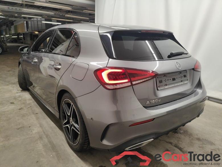 Mercedes-Benz A-Klasse A 180 d DCT Launch Edition 5d #4