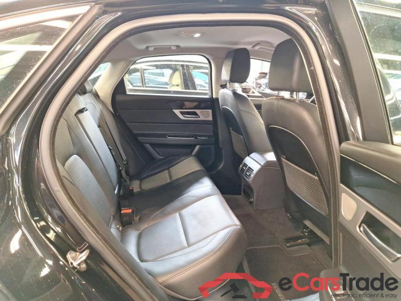 JAGUAR XF DIESEL - 2015 2.0 D E-Performance Prestige STOCK #6