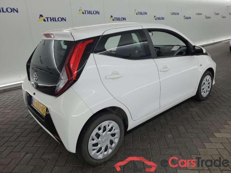 TOYOTA Aygo 1.0 VVT-i x-play 5D 53kW #3