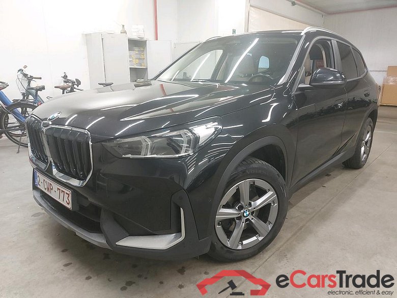 BMW - BMW X1 sDrive18dA 136PK Towing Hook