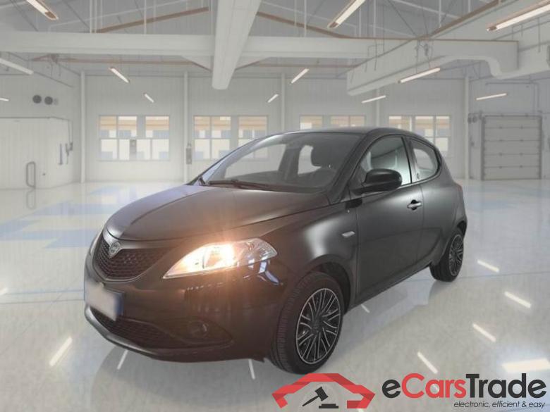 Lancia HYBRID GOLD LANCIA YPSILON ECOCHIC / 2015 / 5P / BERLINA 1.0 70CV FIREFLY HYBRID SeS GOLD #1