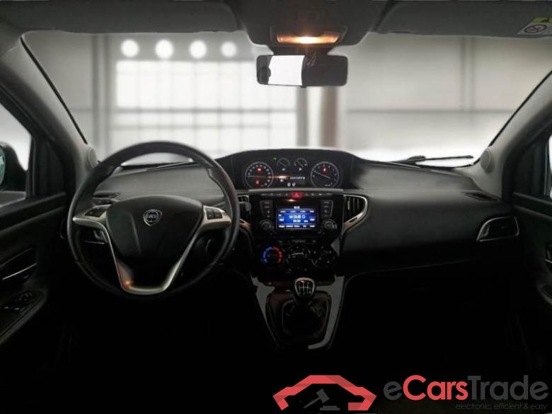 Lancia HYBRID GOLD LANCIA YPSILON ECOCHIC / 2015 / 5P / BERLINA 1.0 70CV FIREFLY HYBRID SeS GOLD #3