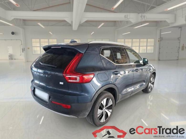 Volvo 146 VOLVO XC40 / 2017 / 5P / SUV T5 PLUG-IN HYBRID RECH INSCRIP EXPR MY21 #2