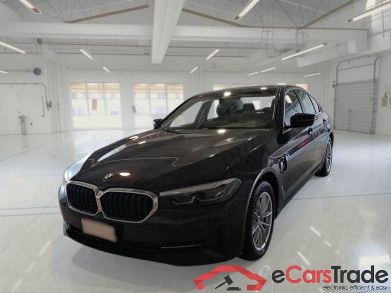 BMW 29 BMW SERIE 5 / 2020 / 4P / BERLINA 530E XDRIVE BUSINESS AUTO #1