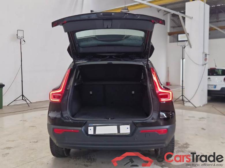 Volvo 225 VOLVO XC40 / 2017 / 5P / SUV T2 AUTOMATICO BUSINESS #5
