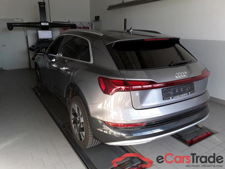 Audi 50 quattro advanced E-tron #3