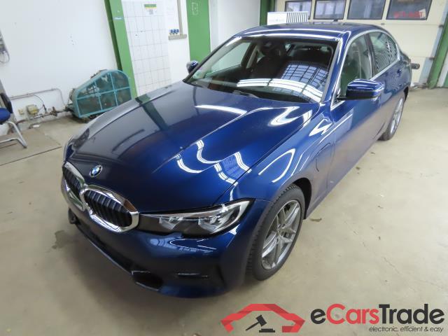 BMW 3-Serie ´18 Baureihe 3 Lim. 330 e Sport Line 2.0 185KW AT8 E6dT #1