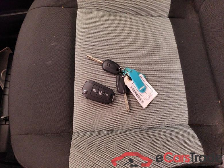 Citroën Berlingo Multispace 1.2 PureTech 110 MAN6 S&S Live M 5d #6