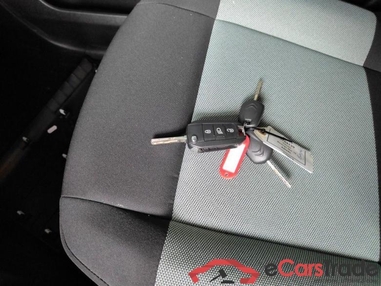 Citroën Berlingo Multispace 1.2 PureTech 110 MAN6 S&S Live M 5d #6