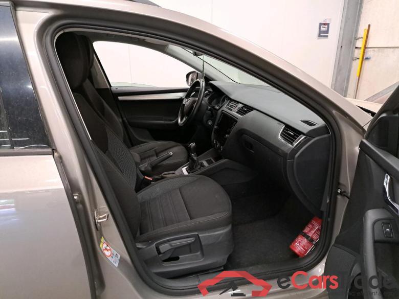 SKODA - SKO OCTAVIA COMBI TSI 115PK Ambition Pack GPS & PDC Front & Rear * PETROL * #3