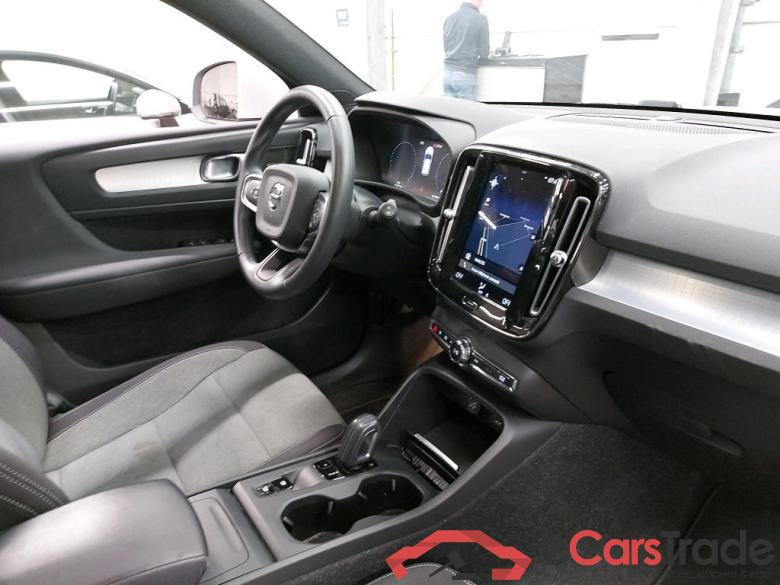 VOLVO - VOL XC40 T3 163PK Geartronic Momentum Pro Pack Lounge & IntelliSafe Surround   * PETROL * #3
