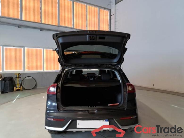 Kia 3 KIA NIRO / 2016 / 5P / BERLINA 1.6 HEV GDI STYLE DCT #5