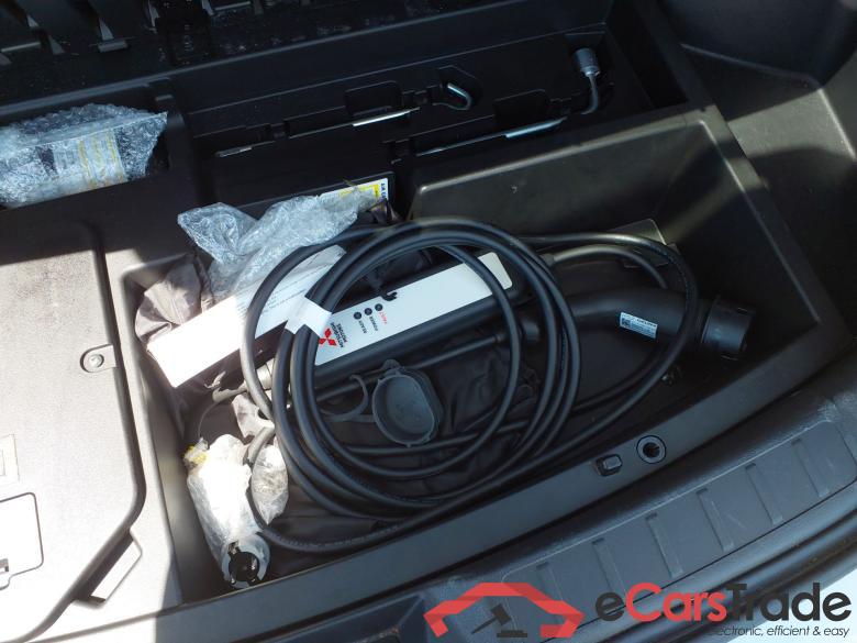 MITSUBISHI Eclipse Kaiteki 2.4 PHEV 180CV Cross #6