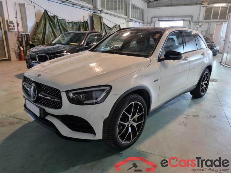 Mercedes 67 MERCEDES-BENZ GLC / 2019 / 5P / SUV 300 E 4MATIC PLUG-IN HY. PREMIUM PLUS A.