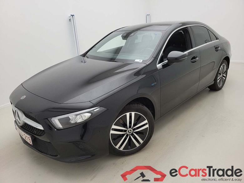 Mercedes A 250e Limousine Hybrid Aut. Pano LED-Xenon Widescreen Ambient Navi Sport-Leather KeylessGo Camera Klima PDC ... #1