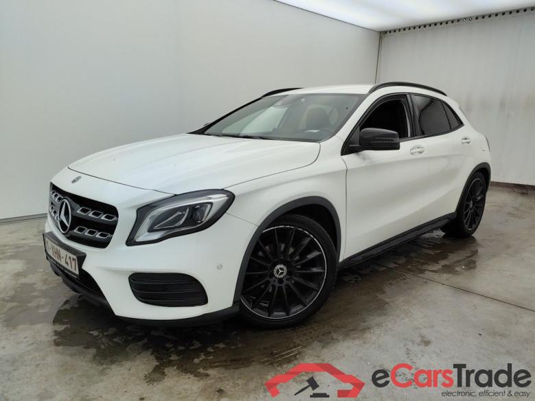 Mercedes-Benz GLA GLA 180 DCT 5d #4