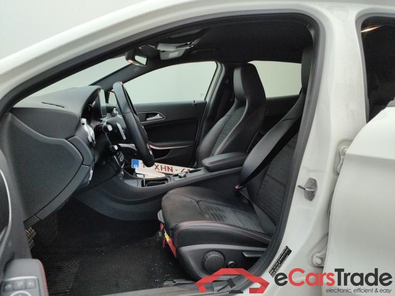 Mercedes-Benz GLA GLA 180 DCT 5d #6