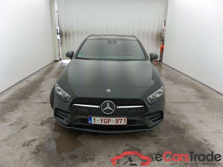 Mercedes-Benz A-Klasse A 180 d DCT Launch Edition 5d #1