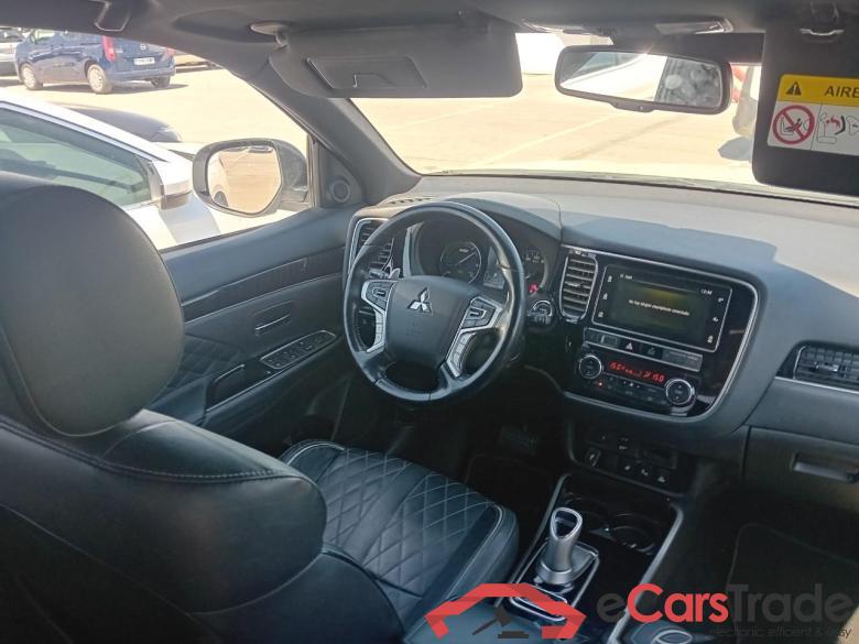 Mitsubishi 2.4 PHEV Kaiteki Auto 4WD MITSUBISHI Outlander / 2015 / 5P / todoterreno 2.4 PHEV Kaiteki Auto 4WD #3