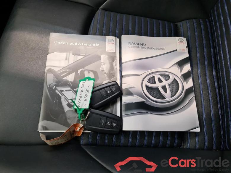 Toyota RAV4 '18 Toyota RAV4 2.5 Hybrid AWD Bi-Tone Automaat 5d #4