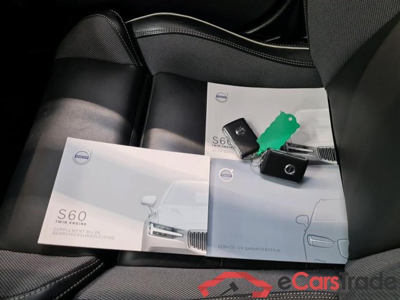 Volvo S60 '18 Volvo S60 Recharge T6 AWD R-Design 4d #4