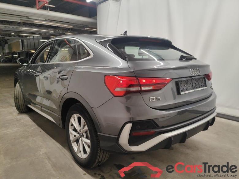 Audi Q3 Sportback 35 TDI S tronic Quattro S Line 5d #4