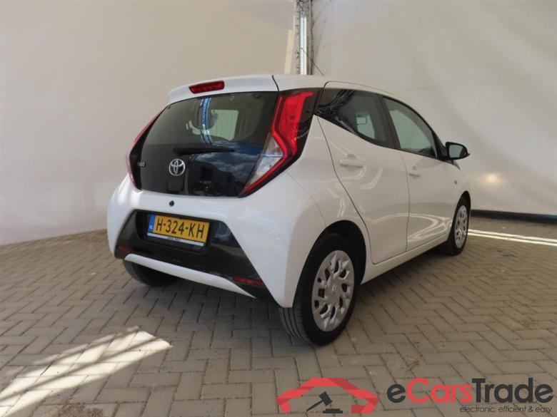 TOYOTA Aygo 1.0 VVT-i x-play #2