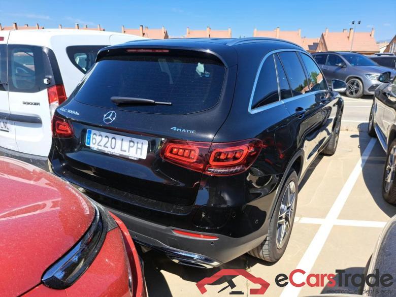 Mercedes GLC 300 de 4MATIC Clase GLC GLC 300 de 4Matic (253.911)AMG 2.0 AMG Line 305CV AT9 E6d #2