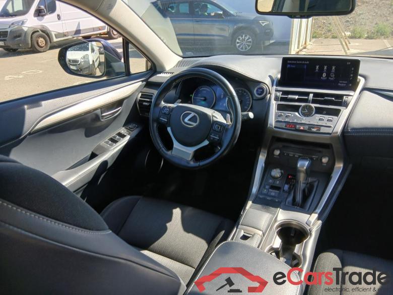Lexus 2.5 300h Sport Edition 2WD LEXUS NX / 2017 / 5P / todoterreno 2.5 300h Sport Edition 2WD #3