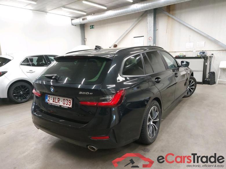 BMW - BMW 3 TOURING 320e 204PK Business Edition With Heated Seats & Driving Assistant & Active Cruise Control & Ambient Lighting & Electric Towing Hook * HYBRID * #2