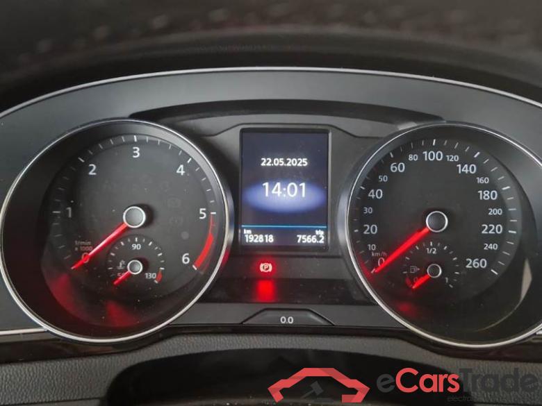 Volkswagen 17 VOLKSWAGEN PASSAT / 2019 / 5P / STATION WAGON VAR. 2.0TDI SCR EVO 110KW BUSINESS DSG #4