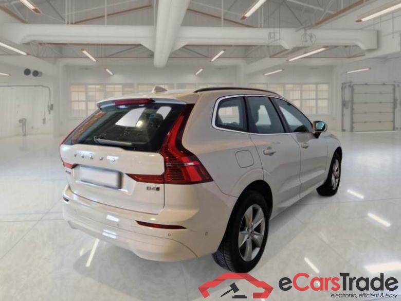 Volvo 17 VOLVO XC60 / 2021 / 5P / SUV B4 D AWD AUTOMATICO MOMENTUM PRO #2