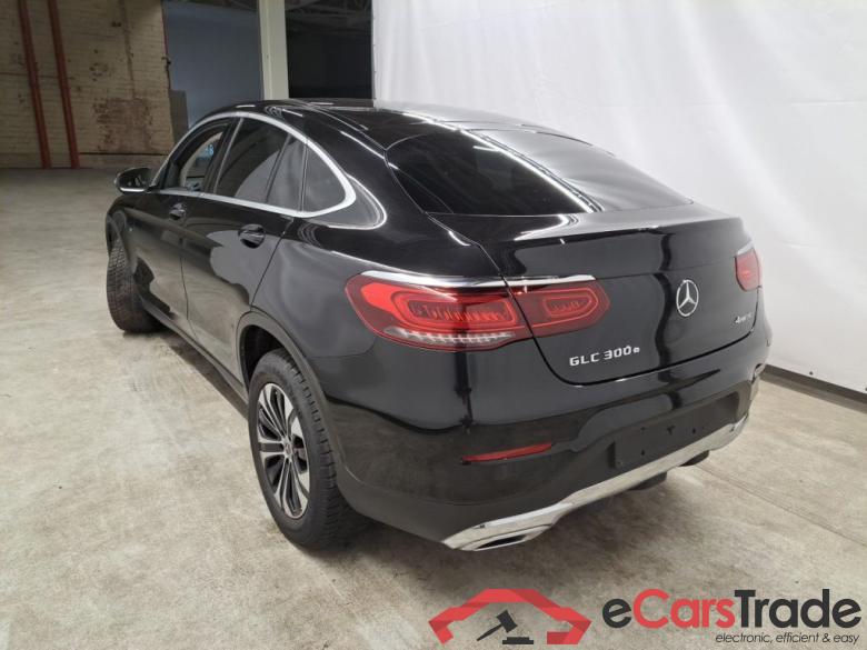 Mercedes-Benz GLC Coupé GLC 300 e 4MATIC 5d #3