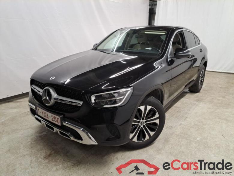 Mercedes-Benz GLC Coupé GLC 300 e 4MATIC 5d #4