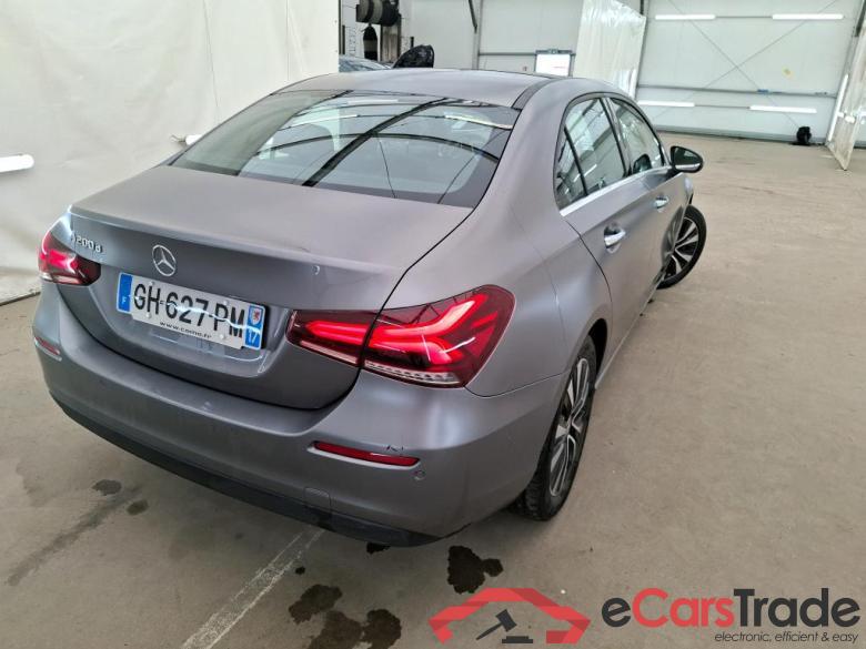 Mercedes A 200 d Business Line 8GDCT MERCEDESBENZ Classe A Berline  2018  4P  Berline A 200 d Business Line 8GDCT #3