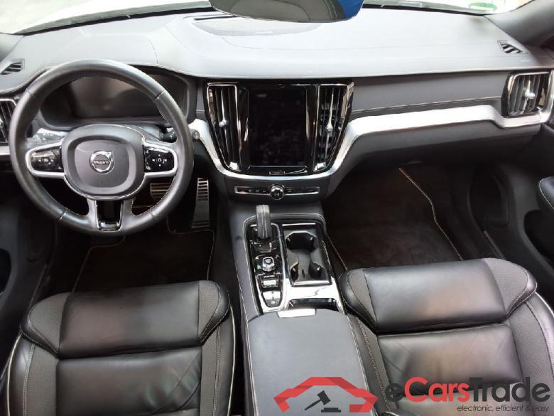 Volvo V60 ´18 V60 Kombi R Design Recharge Plug-In Hybrid AWD 2.0 T6 251KW AT8 E6d #3