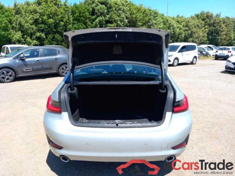 BMW 151 BMW SERIE 3 / 2018 / 4P / BERLINA 320D 48V BUSINESS ADVANTAGE AUTO #5