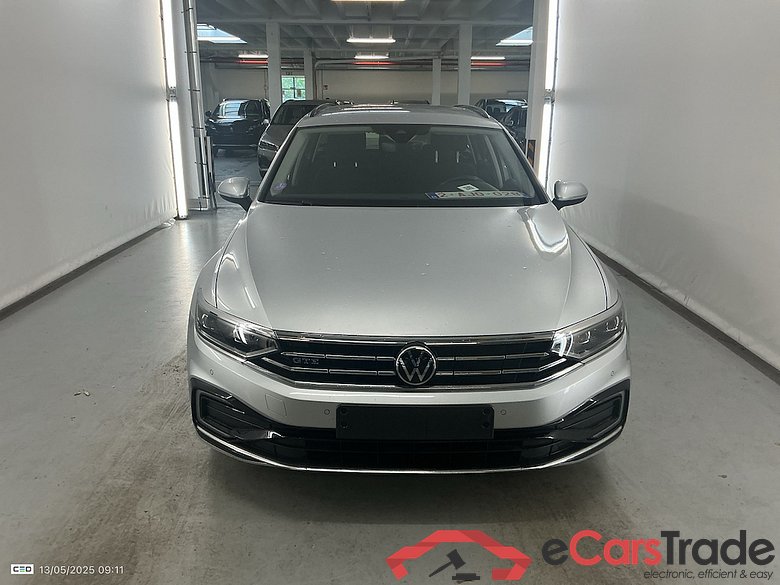 VOLKSWAGEN Passat 1.4 TSI MSQ VARIANT GTE BUSINESS
