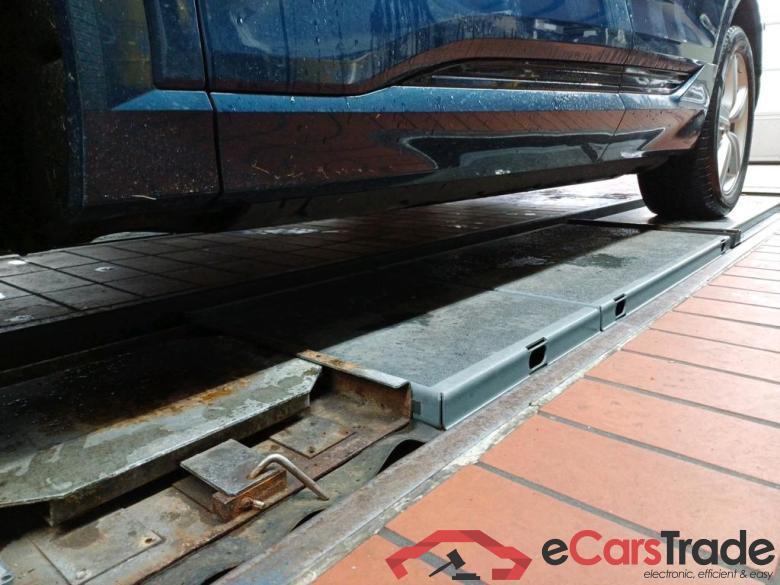 Audi 50 quattro advanced E-tron #6