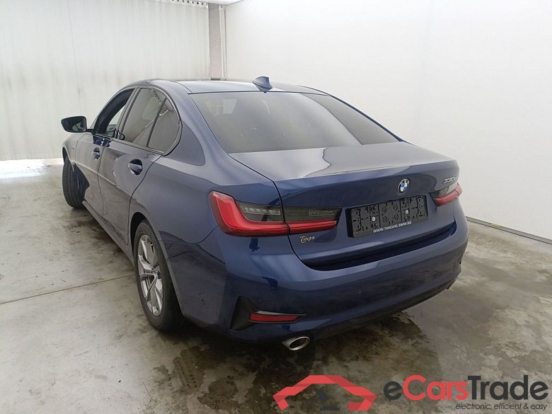 BMW 3 Reeks Berline 330e (215 kW) 4d #3